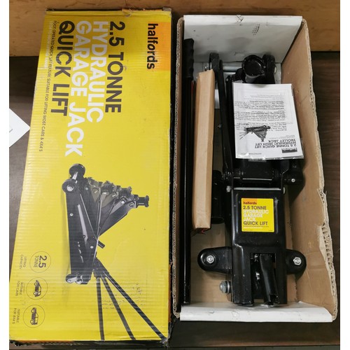 144 - Boxed Halfords 2.5 tonne hydraulic jack