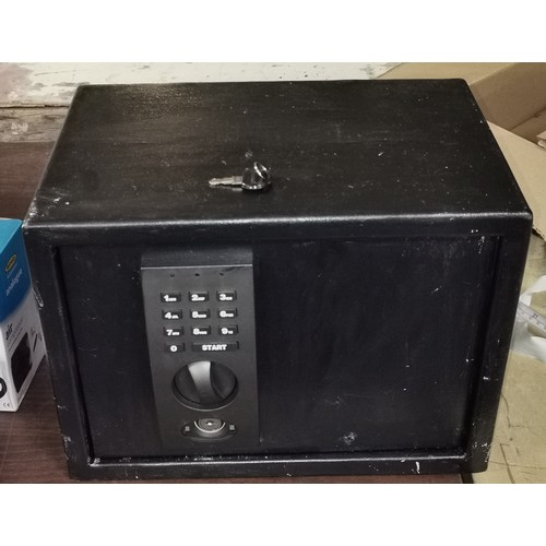 252 - 35 x 25 x 25 cm digital combination home safe with key