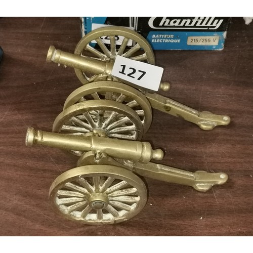 127 - Pair of 18 cm long solid brass cannons