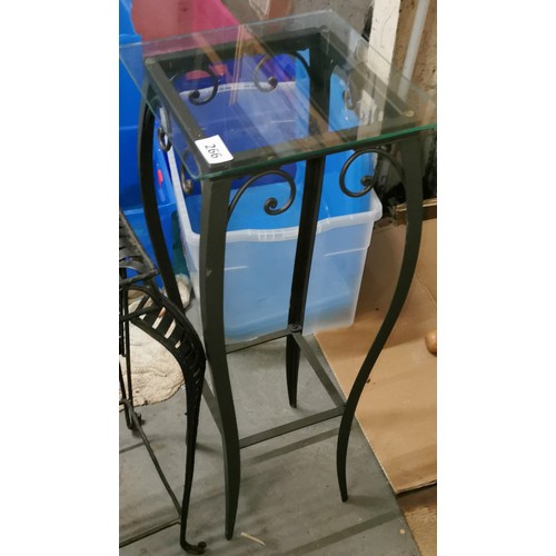 266 - 80 cm tall metal plant stand with loose glass top