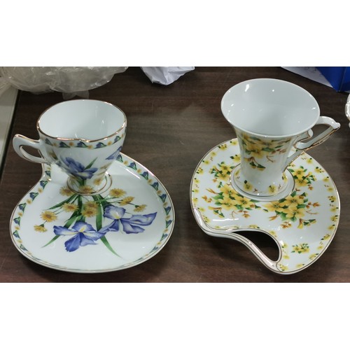 265 - 2 x Leonardo floral pattern cups and cake saucers