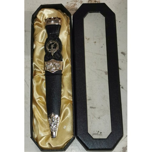 17 - New and boxed Gunn clan Sgian Dubh knife