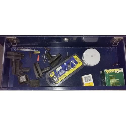 102 - 51 x 23 x 36 cm 3 drawer metal tool box and contents