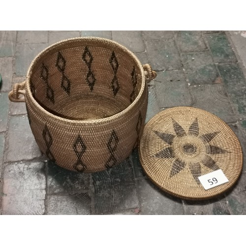 59 - 19 cm diameter vintage sewing basket