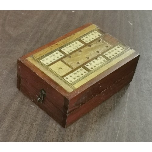 137 - Inlaid hinged folding cribbage/dominoes board with pegs