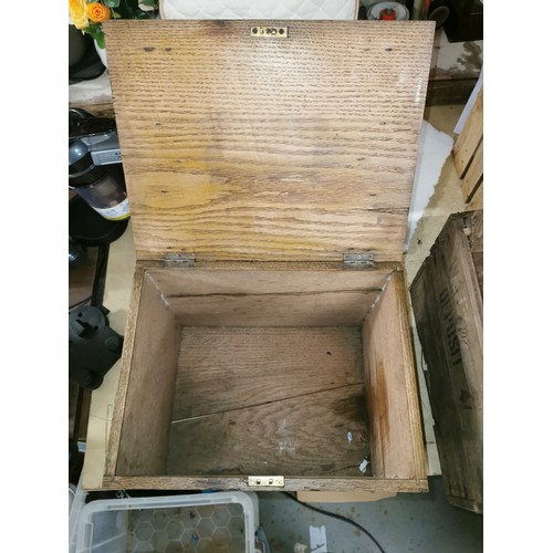 353 - 35 x 29 x 29 cm old wooden case