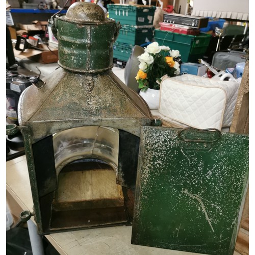 345 - 2 ft Buyers Aberdeen, Masthead nautical lamp with crack on glass