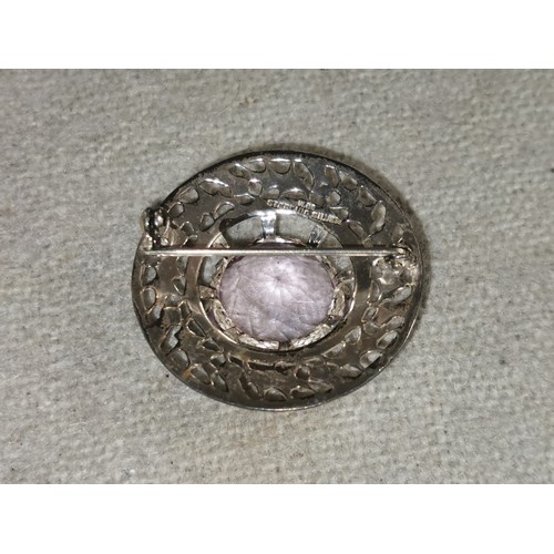 405 - 4 cm diameter vintage Scottish sterling stamped silver brooch with central amethyst stone