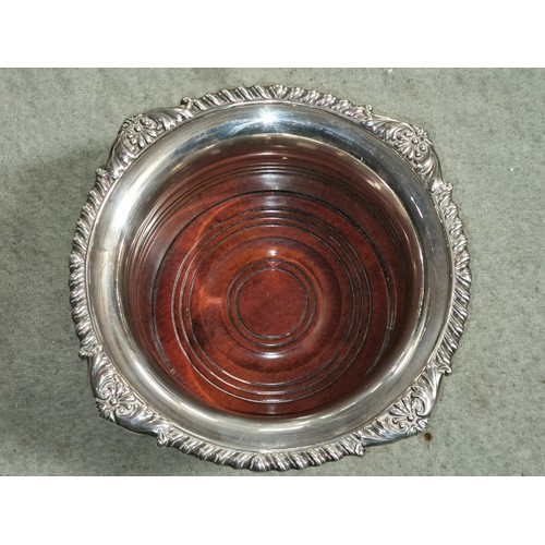 396 - Very heavy Sheffield hallmarked silver fruit bowl/champagne coaster - 585 gm