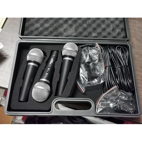 31 - Soundlab dynamic vocal microphone kit in carry case - all proceeds from this lot go to NSPCC