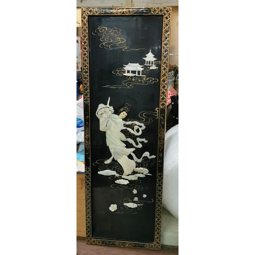 1 - 30.5 x 92 cm vintage Oriental mother of pearl Geisha on lacquered panel