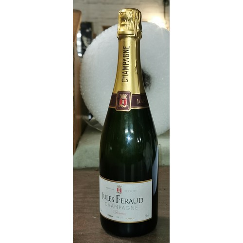 247 - Unopened 75 cl Jules Feraud brut champagne