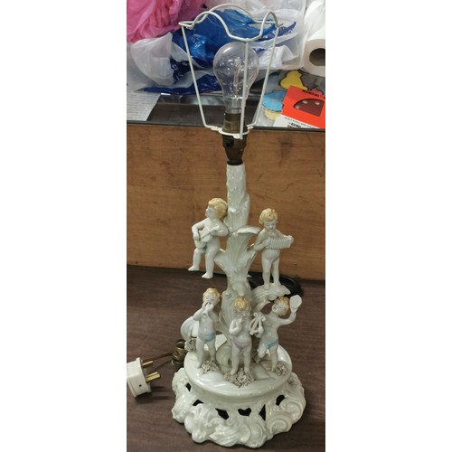 153 - 44 cm tall Italian porcelain cherubs table lamp