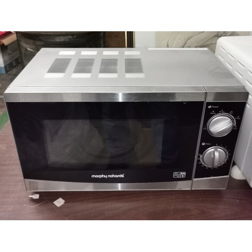 78 - Morphy Richards 800 wt microwave