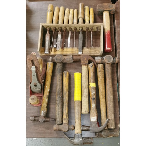 61 - Wooden handle tool bundle of chisels, hammers and 1 x plane