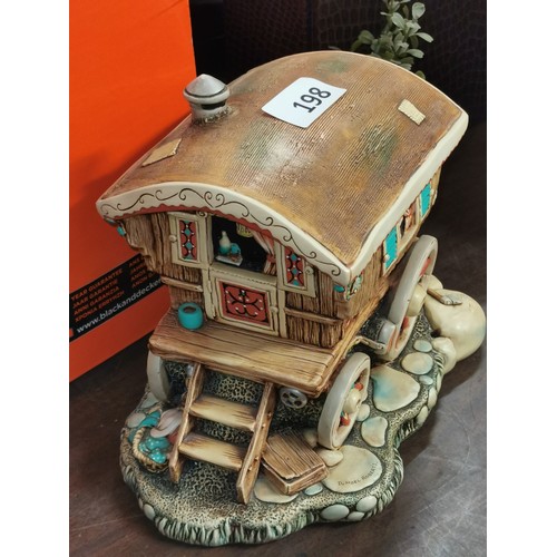 198 - 24 x 18 x 22 cm Pendelfin gypsy caravan