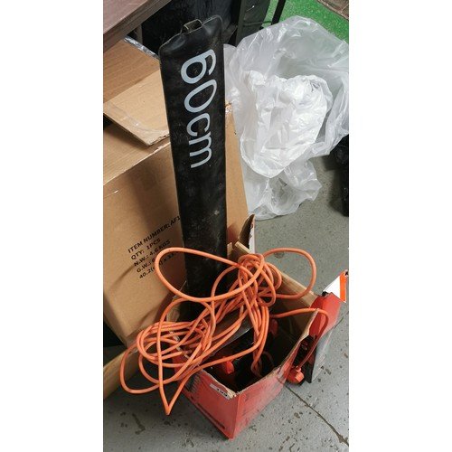 199 - Black and Decker GT6060, 60 cm electric hedge trimmers in original box