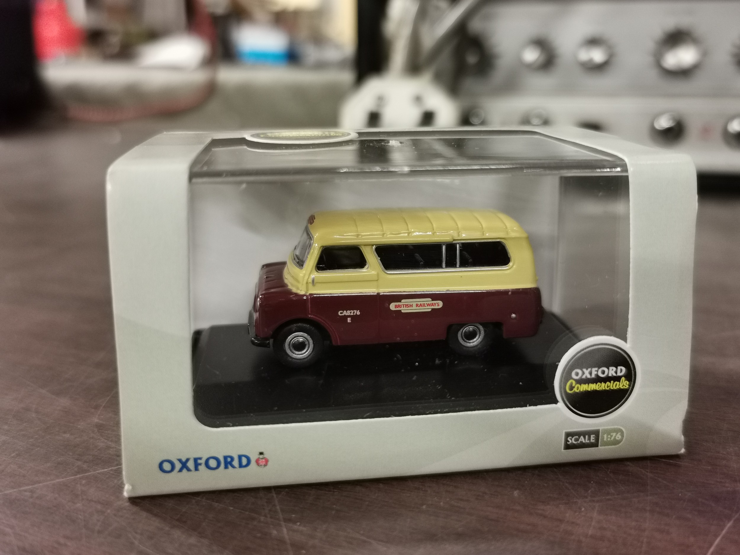 Boxed Oxford commercials 1/76 BR crew bus