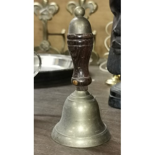 193 - 14 cm tall wooden handle brass bell