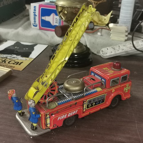 229 - Large play worn tin plate fire engine