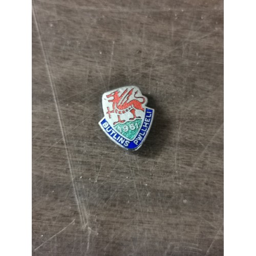 66 - 1961 Butlins Pwllheli enamel pin badge