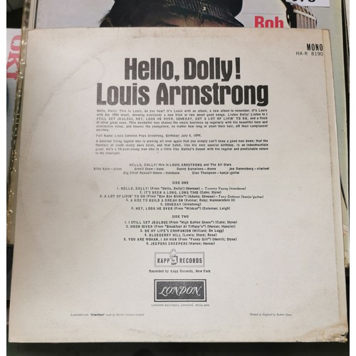 577 - Louis Armstrong - Hello Dolly vinyl album in very good condition