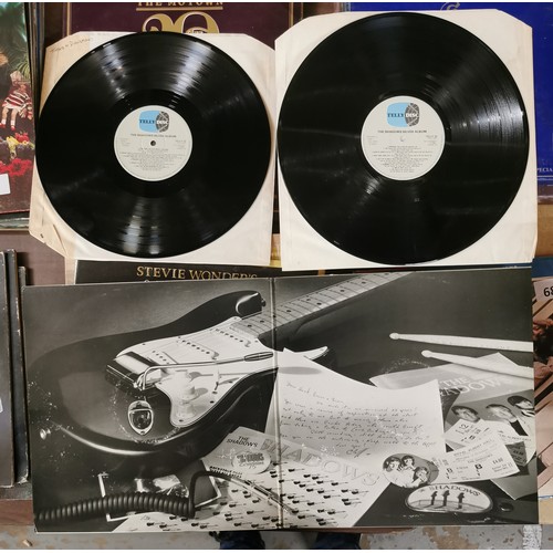 679 - The Shadows - Silver album, gatefold sleeve double vinyl album in very good condition