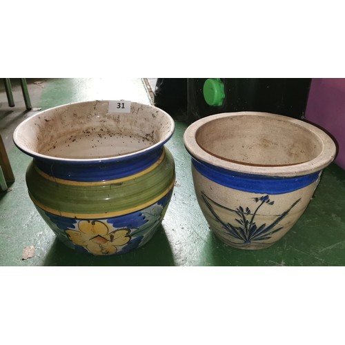 31 - 2 x garden pots