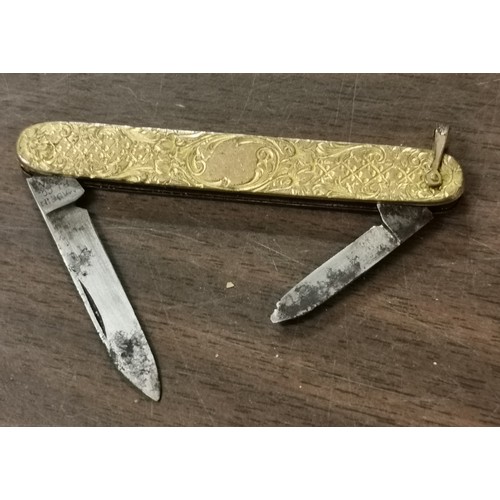 31 - Art nouveau cartouche design gold tone vintage US pocket knife