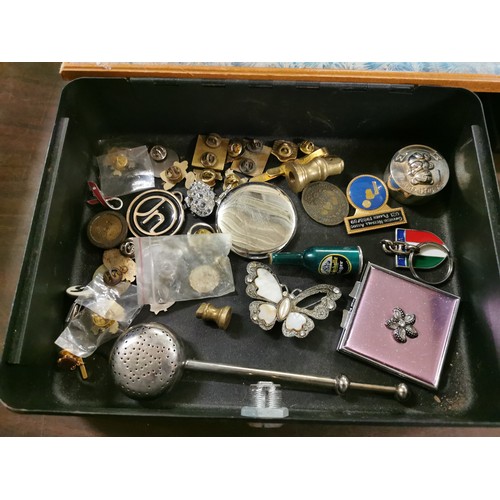 212 - Job lot of assorted miscellaneous