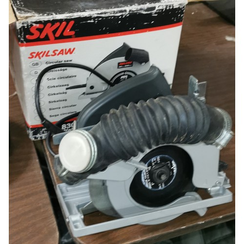 299 - Boxed Skil 830 wt heavy duty circular saw