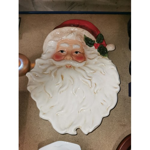 77 - 27.5 x 36 cm ceramic Santa face large plate