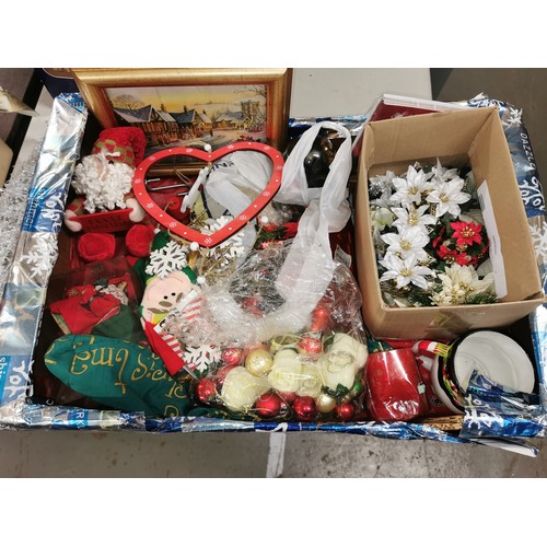 289 - 2 x boxes of assorted christmas miscellaneous