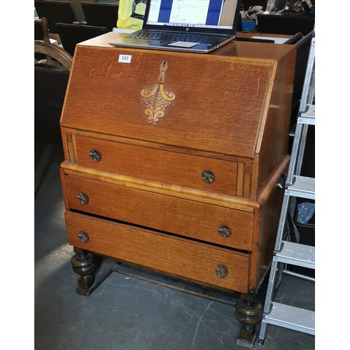 141 - 80 x 42 x 101 cm Art Deco oak 3 drawer bureau