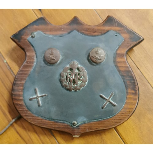 44 - 19 x 19 cm wooden mount with RAF items attached