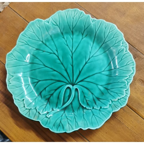 359 - Old Wedgwood leaf shaped 8