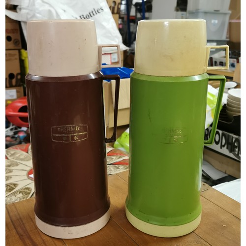 389 - 2 x vintage Thermos flasks