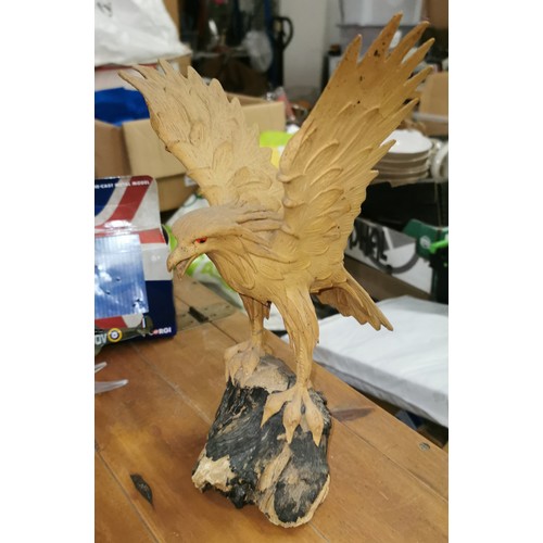 162 - 29 cm tall carved wooden eagle