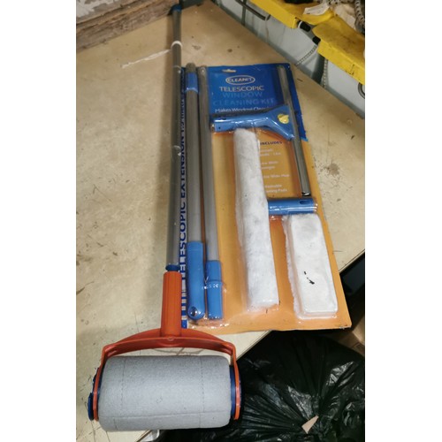 80 - New telescopic window cleaning set and long handle roller