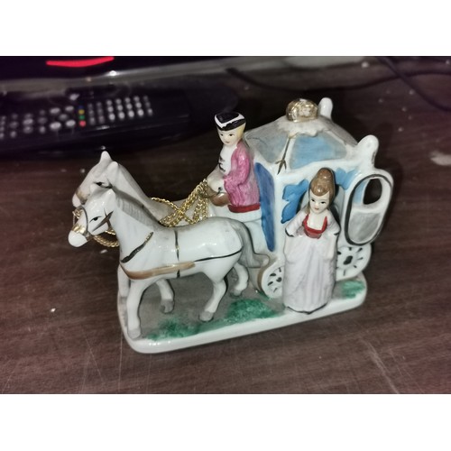 87 - 16 x 7 x 12 cm porcelain carriage and horses ornament