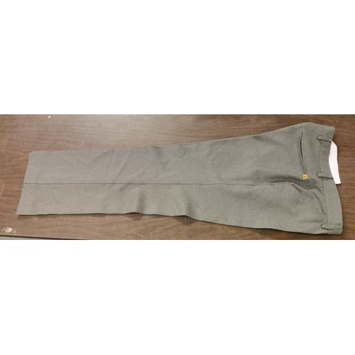 250 - Pair of gents retro Farah trousers size 34w 29L