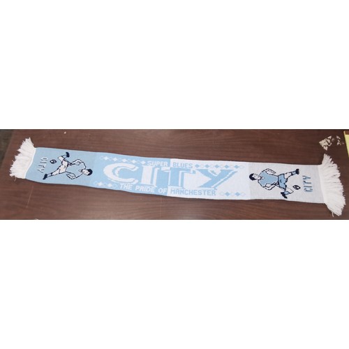 259 - Retro Manchester City FC club scarf