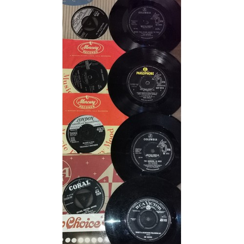 287 - Bundle of 1950-70's vinyl singles in varying conditions - 20 in sleeves and 4 x loose