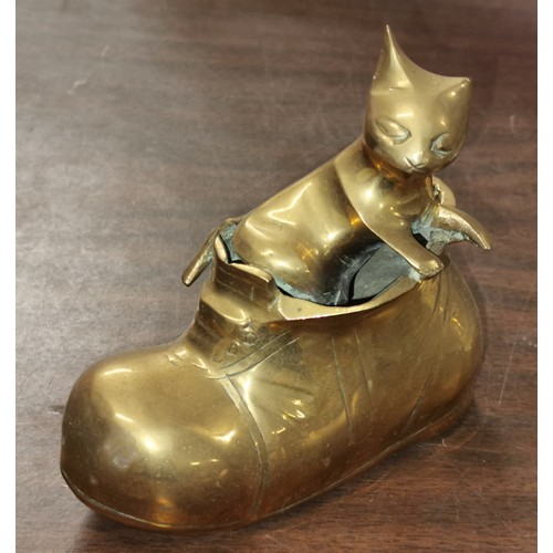 294 - 13 cm long and tall heavy brass cat in boot figure