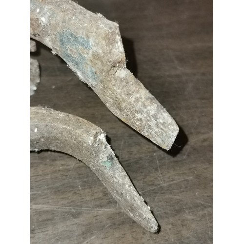 315 - Bundle of 4 x rusty/damaged crow bars