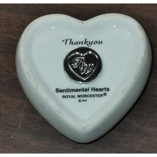 324 - Royal Worcester sentimental hearts 'thank you' heart and 11 cm diameter Aynsley wild tudor pin dish