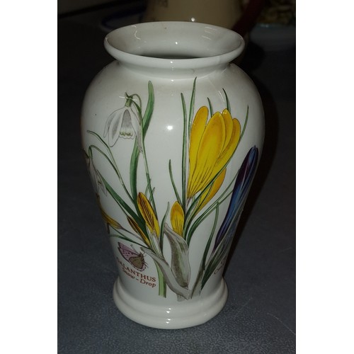 131 - 14 cm tall Portmeirion Pottery botanic garden, snowdrop and crocus vase