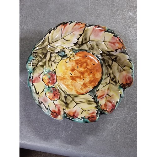 133 - 16 cm diameter 079 Italy stamped ceramic fruit and leaf dish