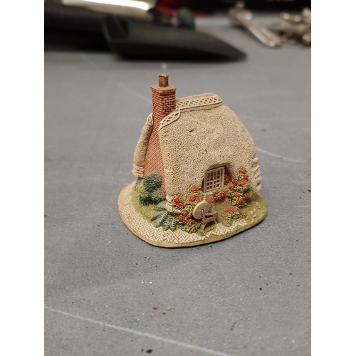 37 - 6.5 cm tall 1994 Petticoat Cottage by Lilliput Lane ornament