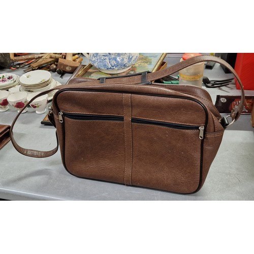 148 - Vintage brown leather shoulder bag